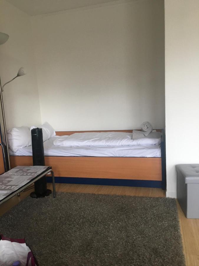 Mauer Castle Apartment Berlin Bagian luar foto